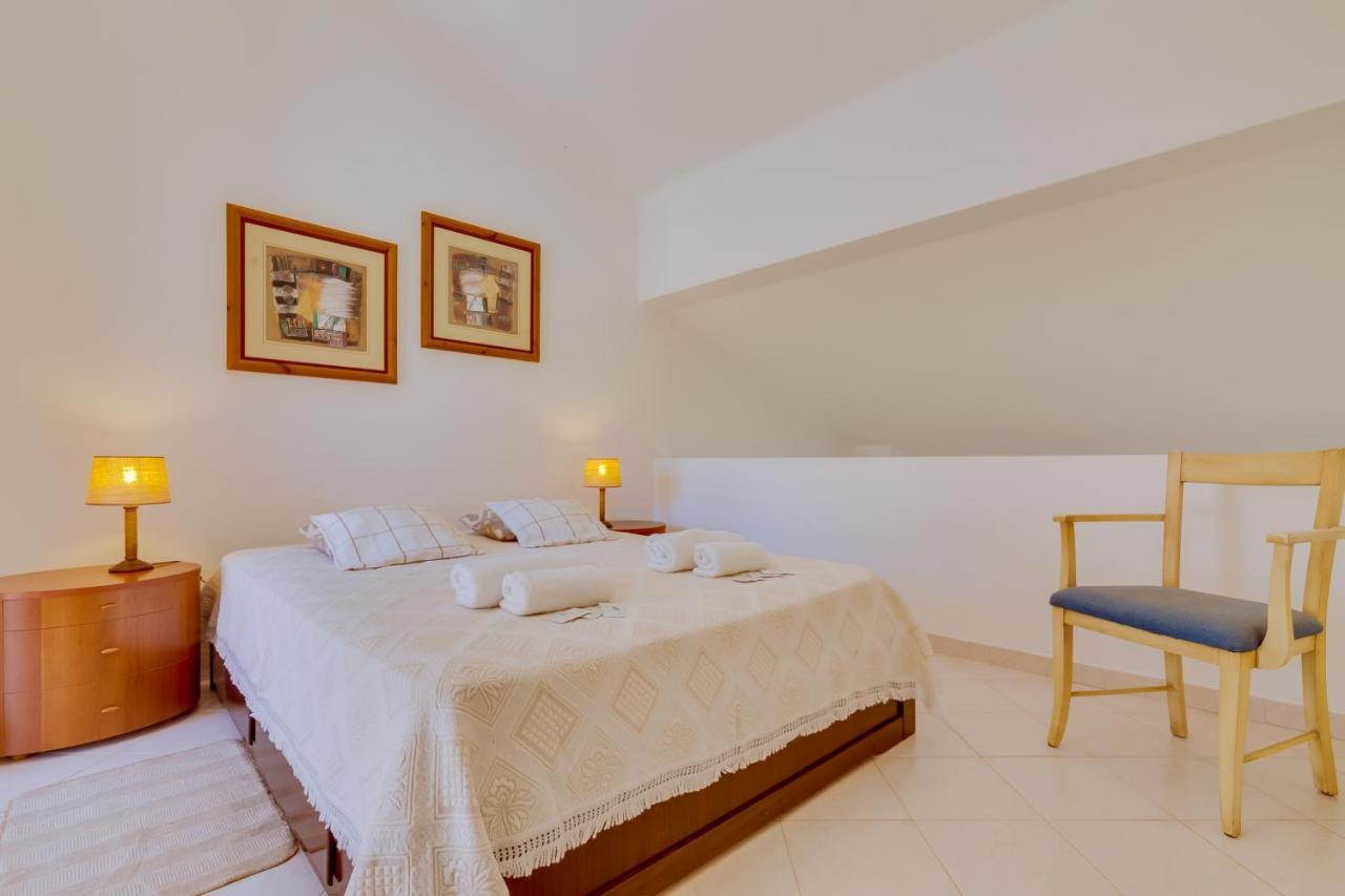 Small Villa 4Pax -Shared Pool @ Homesbyfc อัลบูเฟรา ภายนอก รูปภาพ